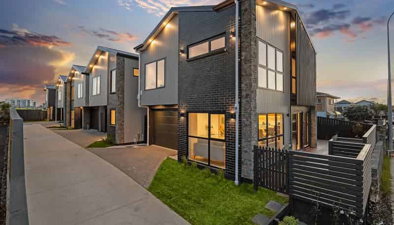 31 Akoranga Drive, Northcote