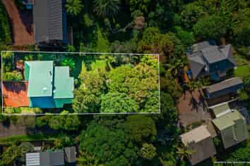 811 East Coast Road, Northcross