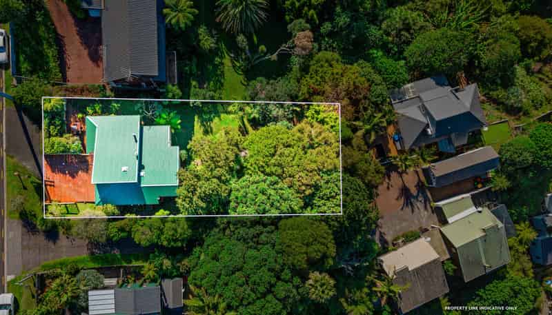 811 East Coast Road, Northcross