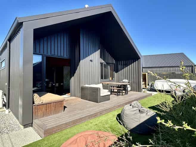7 Cairnmuir Street, Wanaka