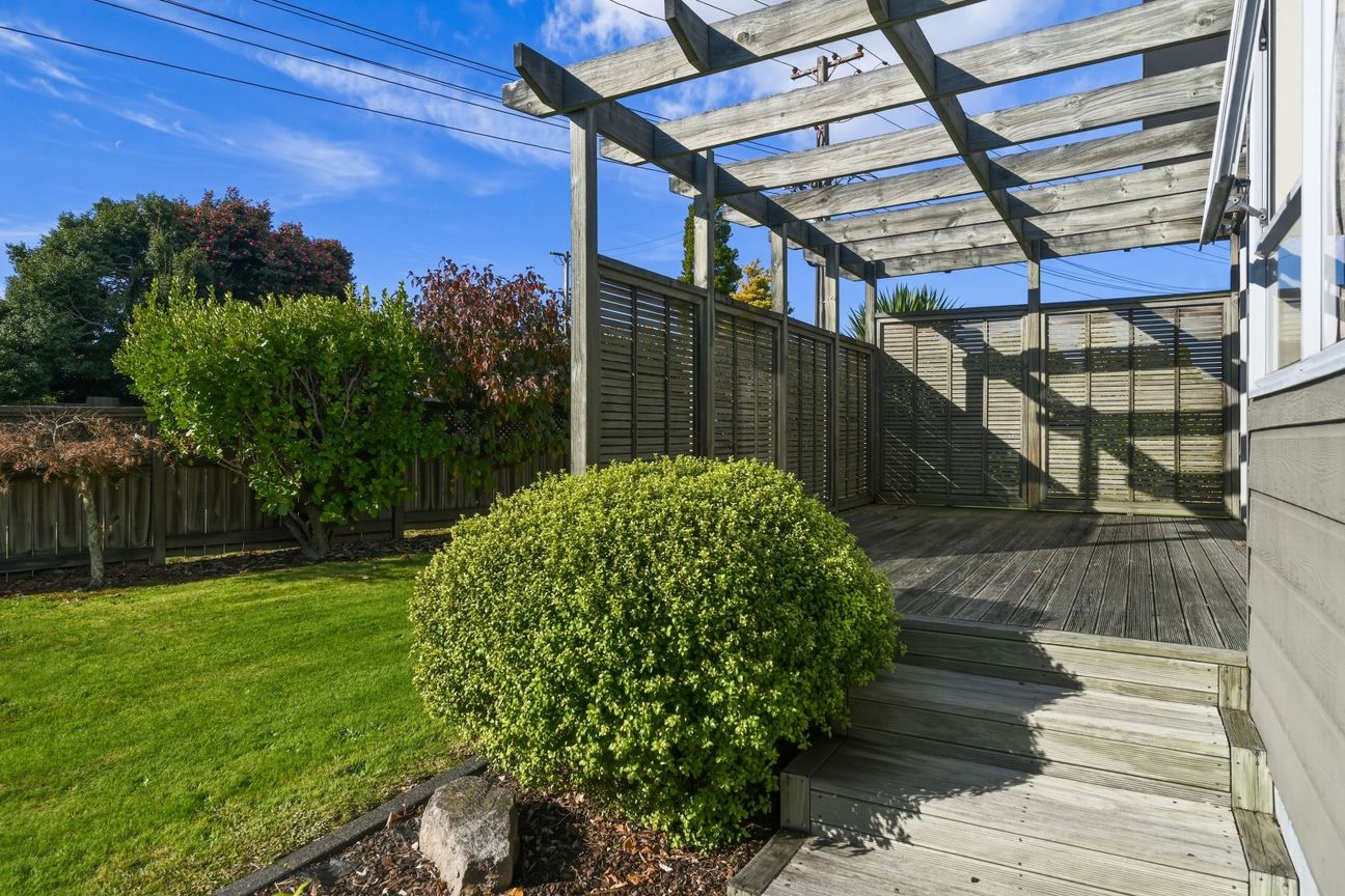 A Great Opportunity in Lynmore/Owhata - Vista 6