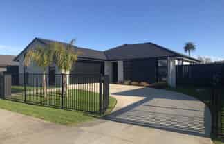 31 Tahuna Minhinnick Drive, Glenbrook