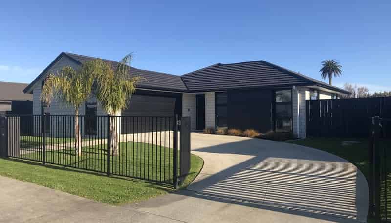 31 Tahuna Minhinnick Drive, Glenbrook