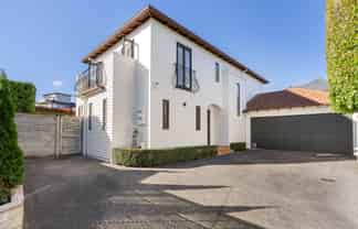 12A Appleyard Crescent, Meadowbank