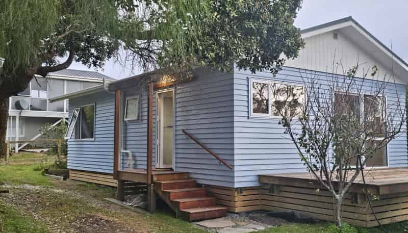 85a Pacific Parade, Army Bay