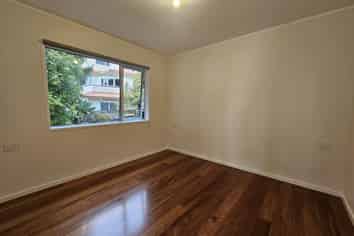 85a Pacific Parade, Army Bay