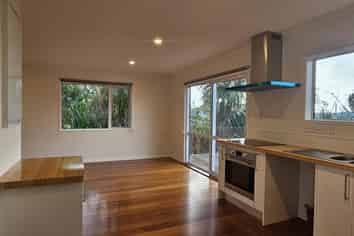 85a Pacific Parade, Army Bay
