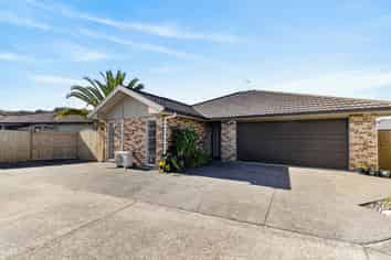 12 Lisa Place, Brookfield
