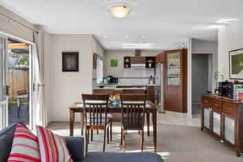 12 Lisa Place, Brookfield