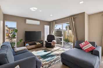 12 Lisa Place, Brookfield