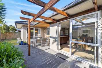 12 Lisa Place, Brookfield