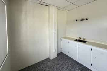 Affordable Henderson Office | 85m2