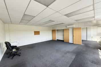 Affordable Henderson Office | 85m2