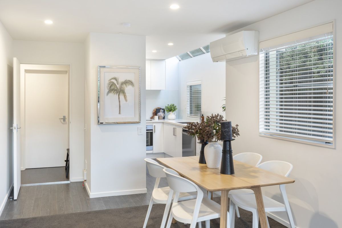 Solid construction, lifestyle location - Vista 3