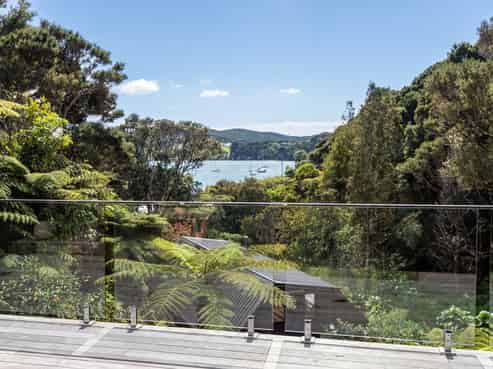 16 Major Bridge Drive, Russell