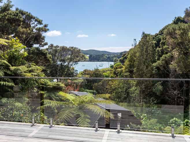 16 Major Bridge Drive, Russell