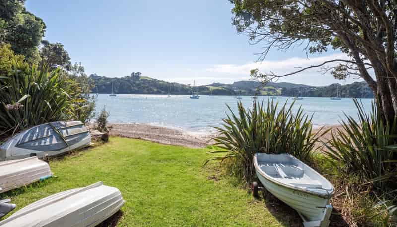 16 Major Bridge Drive, Russell