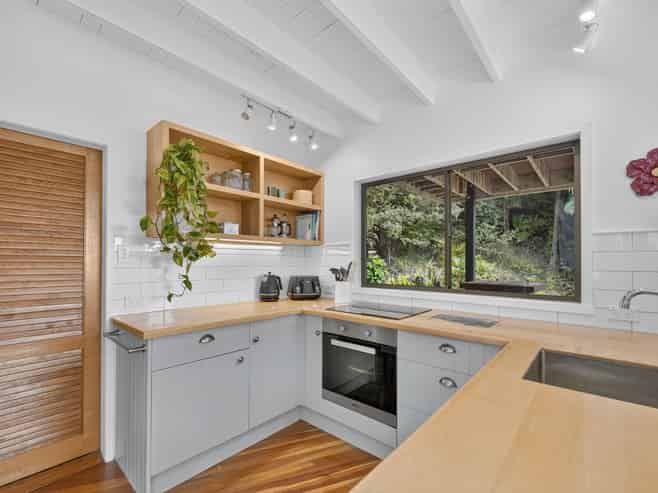 16 Major Bridge Drive, Russell