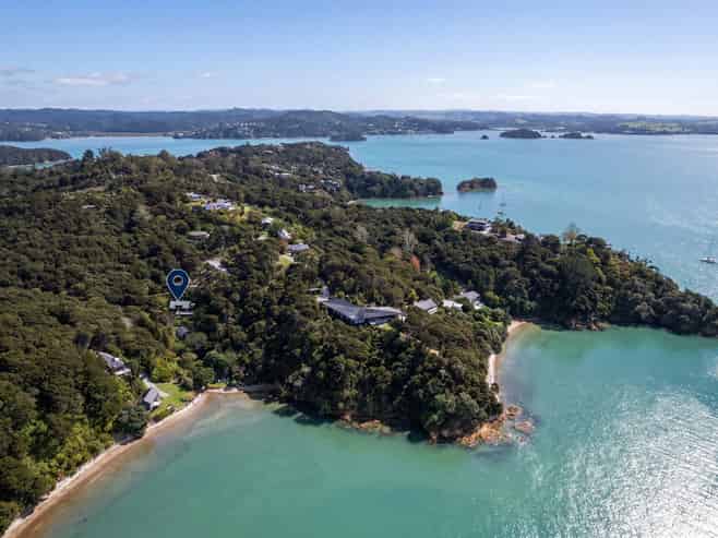 16 Major Bridge Drive, Russell