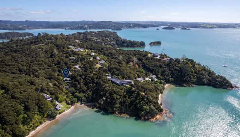 16 Major Bridge Drive, Russell