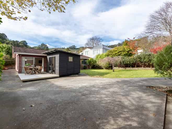 71 Blue Mountains Road, Pinehaven