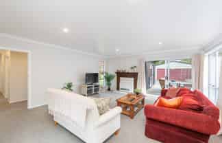 71 Blue Mountains Road, Pinehaven