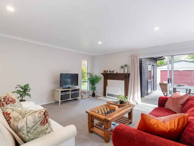 71 Blue Mountains Road, Pinehaven