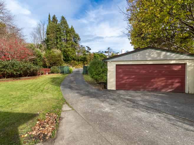 71 Blue Mountains Road, Pinehaven