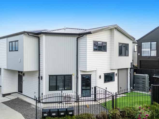 25A Leaver Place, Weymouth