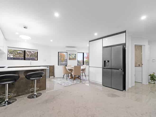 25A Leaver Place, Weymouth