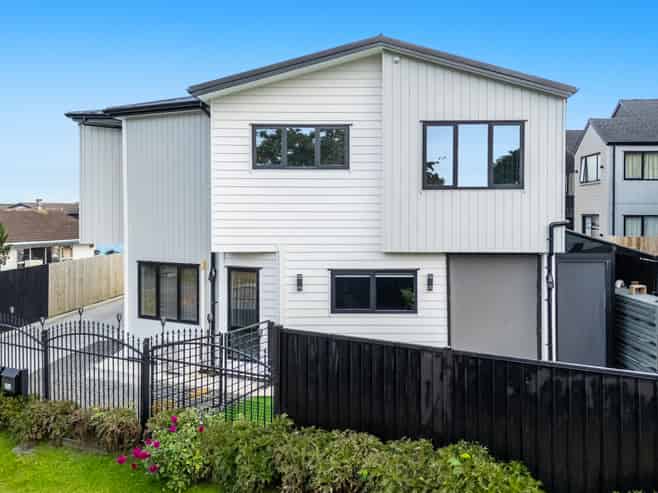 25A Leaver Place, Weymouth