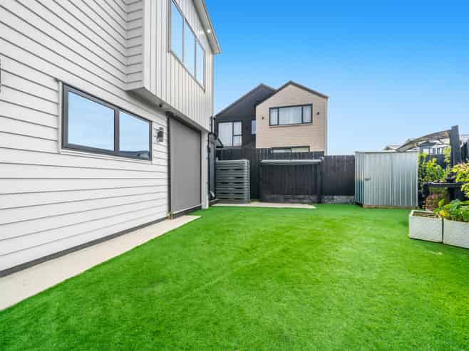 25A Leaver Place, Weymouth