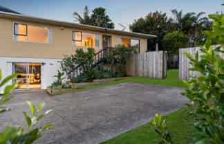 2/63 John Downs Drive, Browns Bay