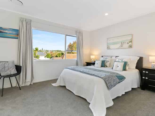 2/63 John Downs Drive, Browns Bay