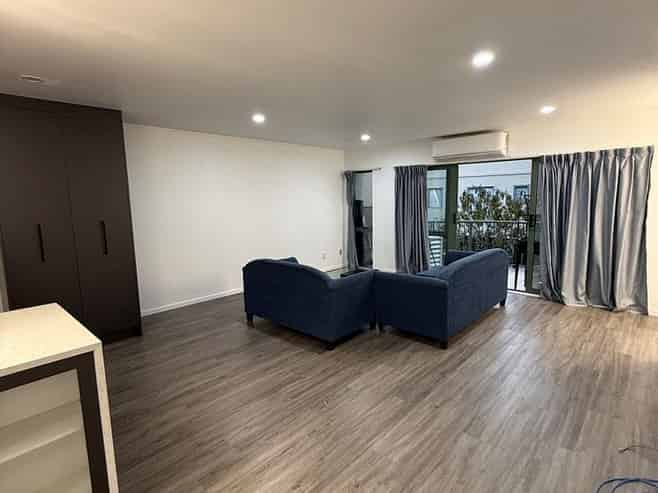 17/2 Onehunga Harbour Road, Onehunga