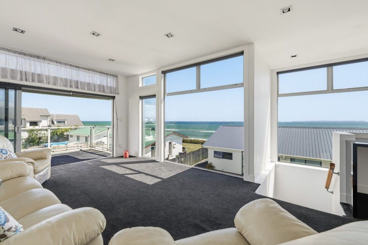Beachfront Living on Karewa Parade, Papamoa