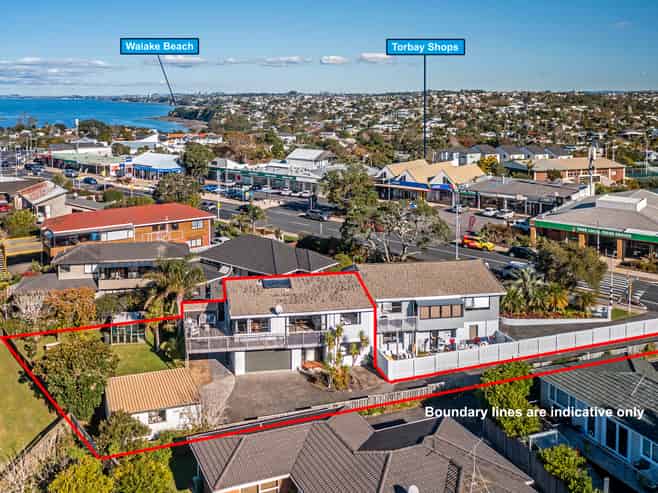 2/983 Beach Road, Torbay