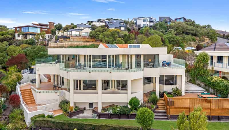 126 Cannon Hill Crescent, Mount Pleasant