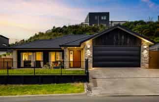 24 Queen Charlotte Drive, Aotea