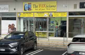 Prime Howick retail for lease