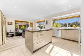 152 Cyril French Drive, Flat Bush