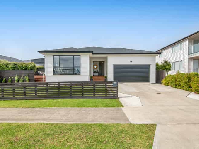 22 Takurua Terrace, Orewa