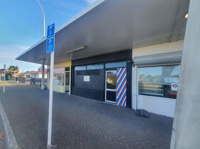 Profile position for barber or salon operators