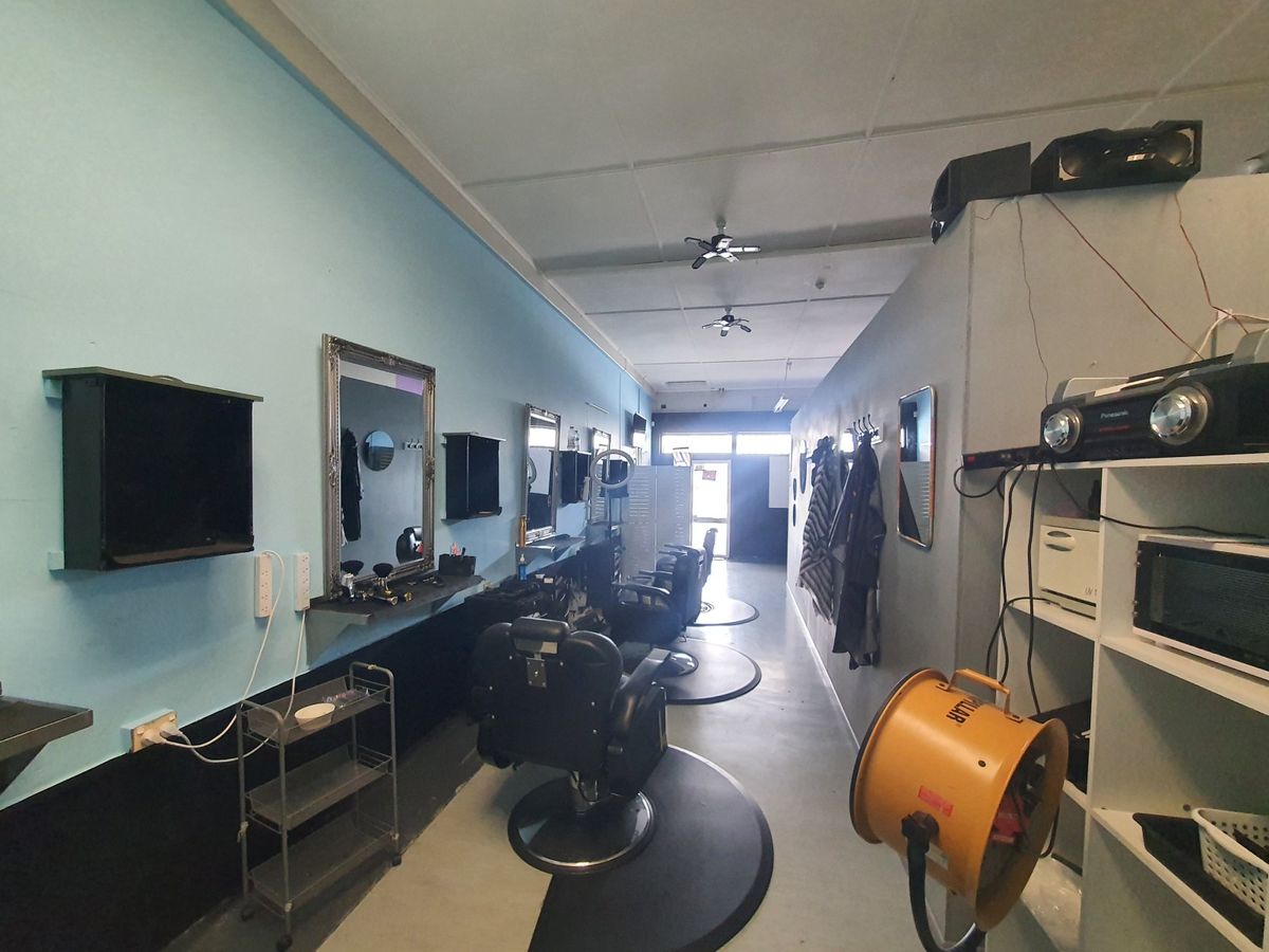 Profile position for barber or salon operators – pohled 2