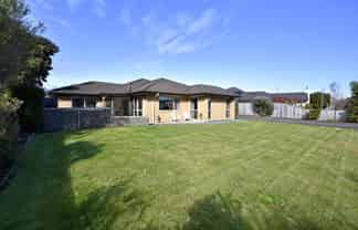 3 Wanderers Avenue, Brightwater