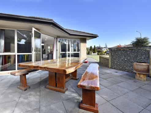 3 Wanderers Avenue, Brightwater