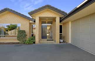 3 Wanderers Avenue, Brightwater