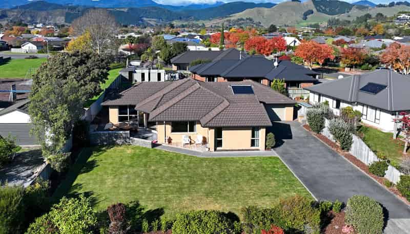 3 Wanderers Avenue, Brightwater