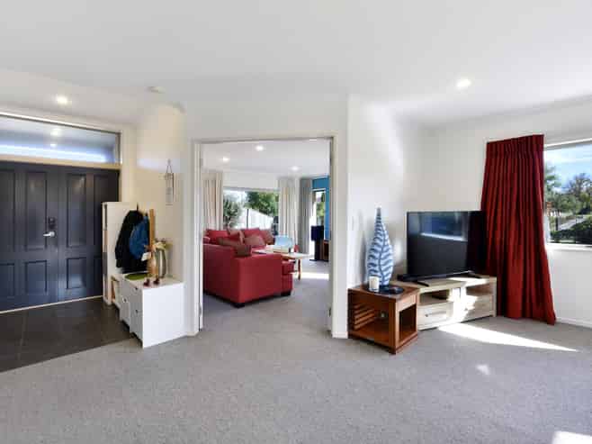 3 Wanderers Avenue, Brightwater