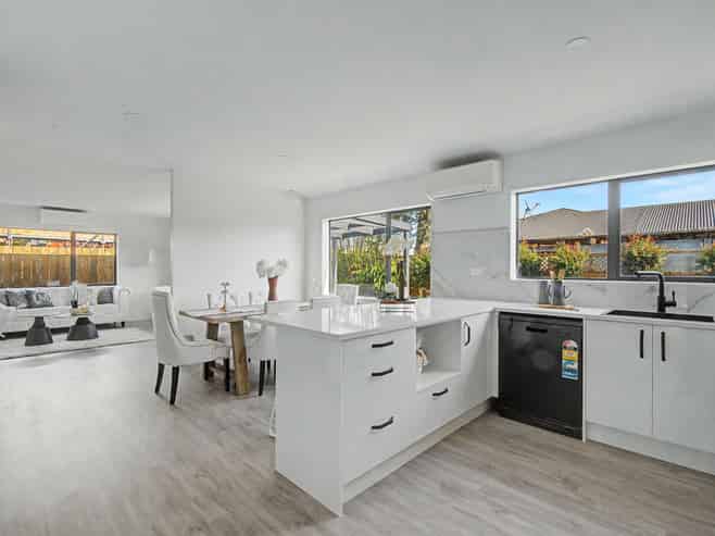 27 Robertson Road, Favona